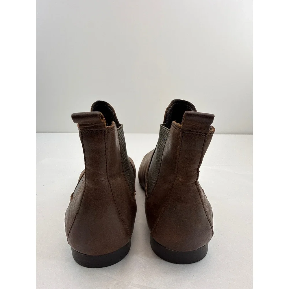 Born Chelsea Boots Women's 7.5 Brown Leather Elastic Ankle Flat Minimalist